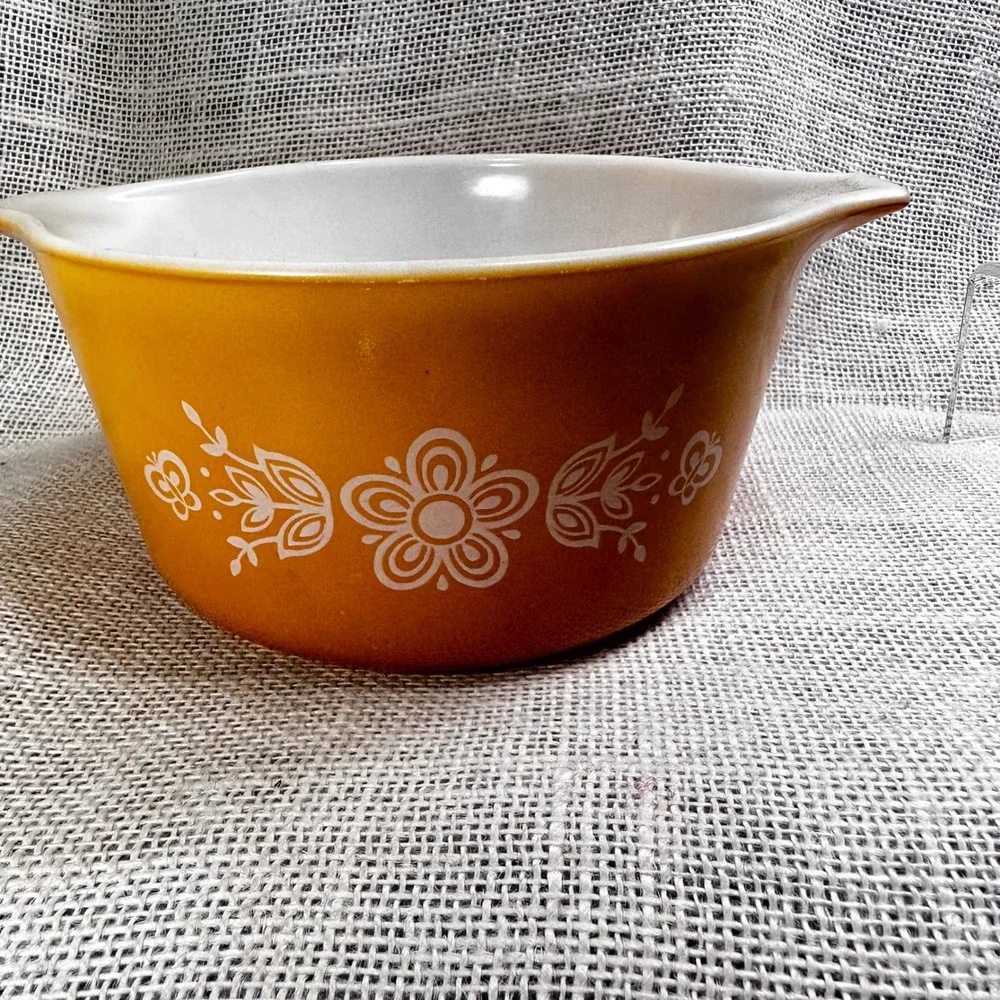 Vintage Pyrex 473-B Butterfly Gold 1 Qt Cinderella Casserole Dish No Lid